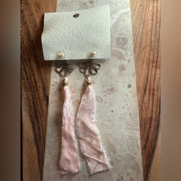 Free People Lulu Blush Pink Dainty Fairy Ribbon Dangle Earrings - Picture 4 of 5